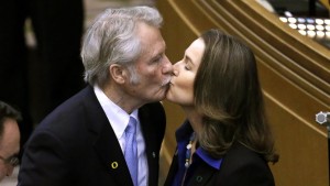 Kitzhaber Cylvia kissing ABC